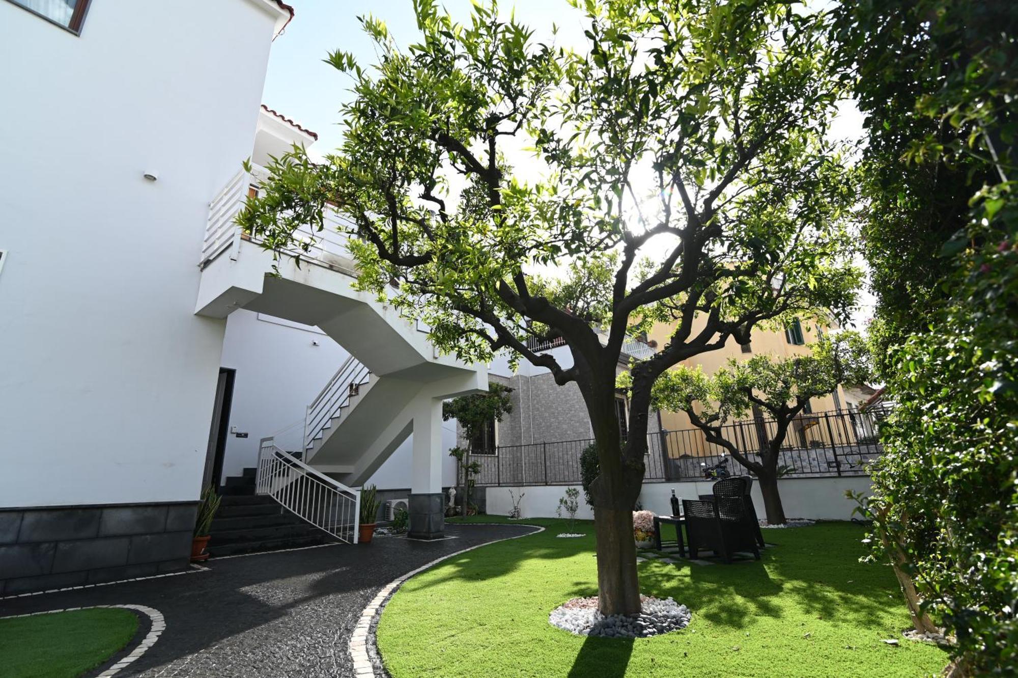 Slopes Suites And Spa Boscotrecase Buitenkant foto